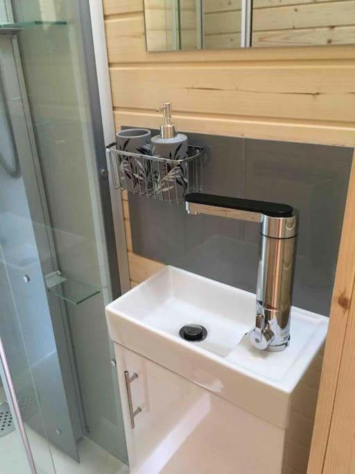 The Fox'S Den, Luxury Cosy Mini Lodge, Highlands North Ballachulish Extérieur photo